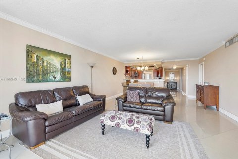 Condo in Pompano Beach, Florida, 3 bedrooms  № 2041425 - photo 18