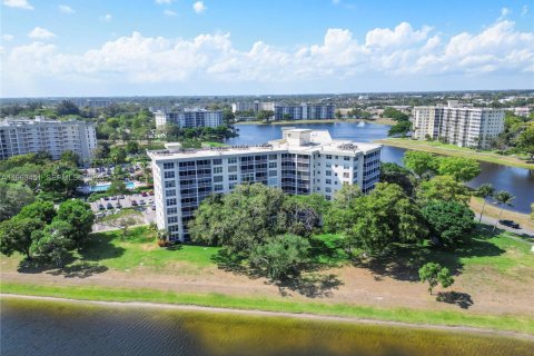 Condo in Pompano Beach, Florida, 3 bedrooms  № 2041425 - photo 6