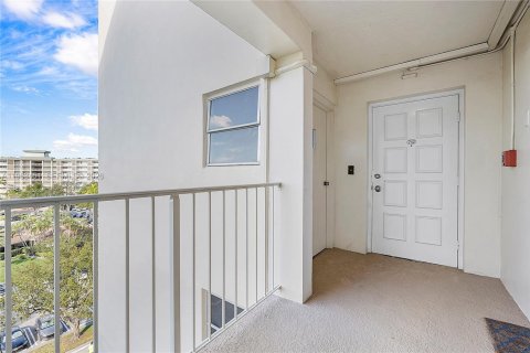 Condo in Pompano Beach, Florida, 3 bedrooms  № 2041425 - photo 29