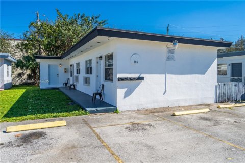 Villa ou maison à louer à Dania Beach, Floride: 1 chambre, 65.03 m2 № 1823872 - photo 1