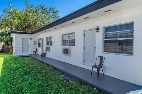 Villa ou maison à louer à Dania Beach, Floride: 1 chambre, 65.03 m2 № 1823872 - photo 2