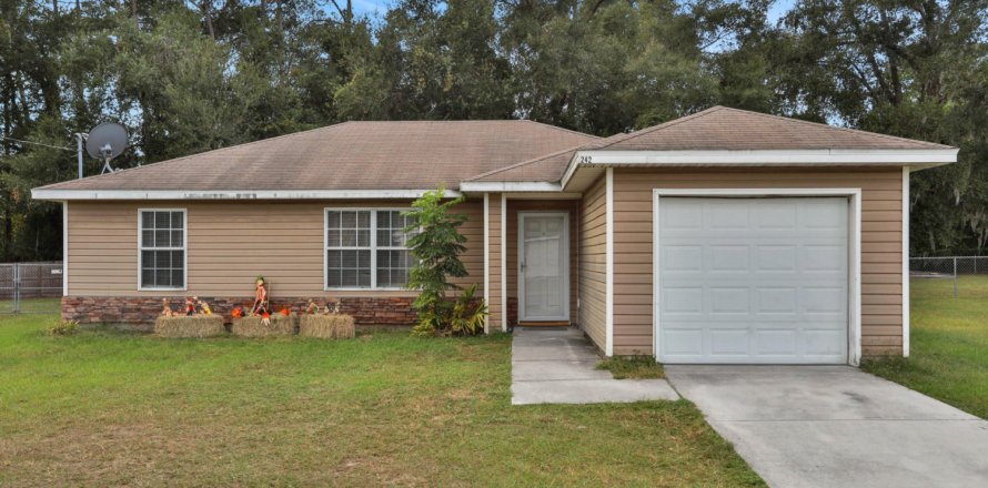 House in Palatka, Florida 4 bedrooms, 142.51 sq.m. № 807227
