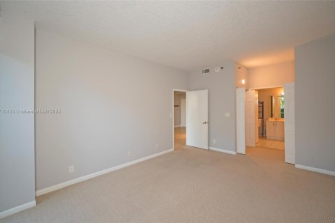 Condo in Aventura, Florida, 2 bedrooms  № 1711044 - photo 19