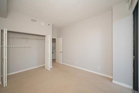 Condo in Aventura, Florida, 2 bedrooms  № 1711044 - photo 24