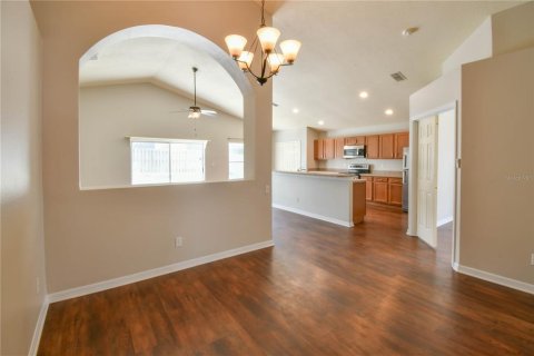 Casa en alquiler en Groveland, Florida, 3 dormitorios, 166.11 m2 № 1837049 - foto 12