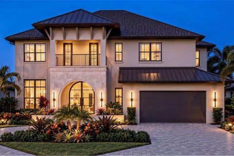 House in Tampa, Florida 5 bedrooms, 419.36 sq.m. № 2393403