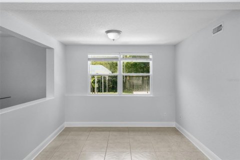 House in Tampa, Florida 4 bedrooms, 162.67 sq.m. № 2098145 - photo 18