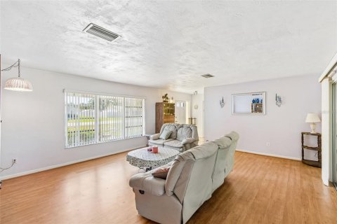 Villa ou maison à vendre à Spring Hill, Floride: 4 chambres, 166.85 m2 № 2138734 - photo 4