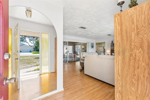 Villa ou maison à vendre à Spring Hill, Floride: 4 chambres, 166.85 m2 № 2138734 - photo 2