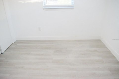 House in New Port Richey, Florida 3 bedrooms, 102.19 sq.m. № 2388195 - photo 10