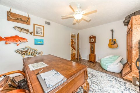 Casa en venta en Dover, Florida, 5 dormitorios, 290.6 m2 № 1913145 - foto 18