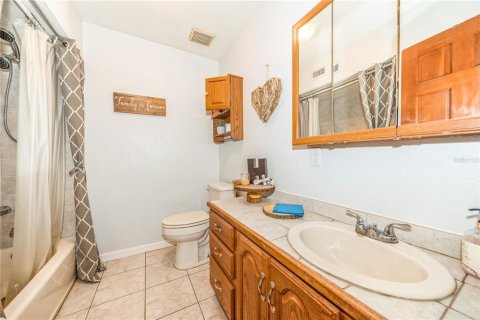 Casa en venta en Dover, Florida, 5 dormitorios, 290.6 m2 № 1913145 - foto 19