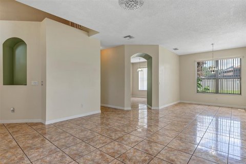Casa en venta en Orlando, Florida, 4 dormitorios, 203.64 m2 № 2225479 - foto 13