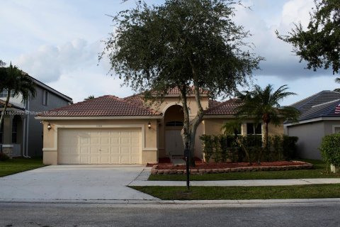 Casa en venta en Weston, Florida, 4 dormitorios, 192.59 m2 № 1818358 - foto 1