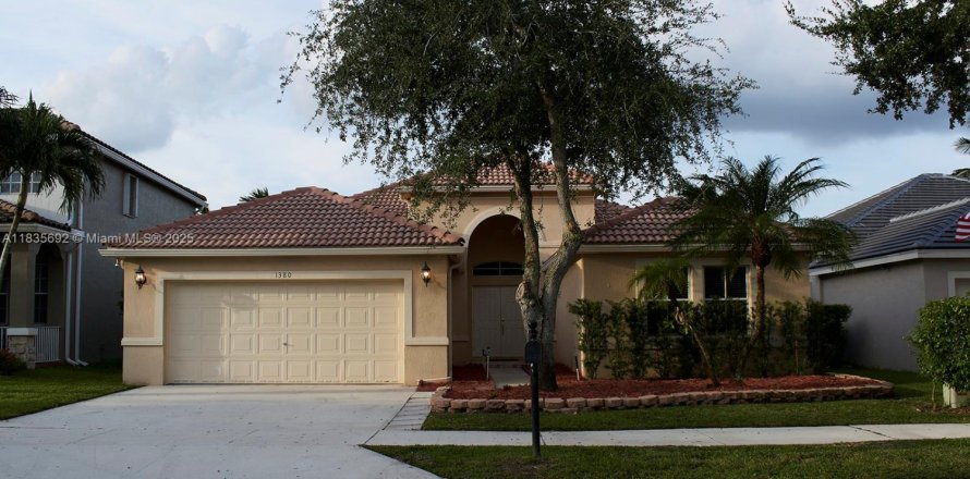Casa en Weston, Florida 4 dormitorios, 192.59 m2 № 1818358