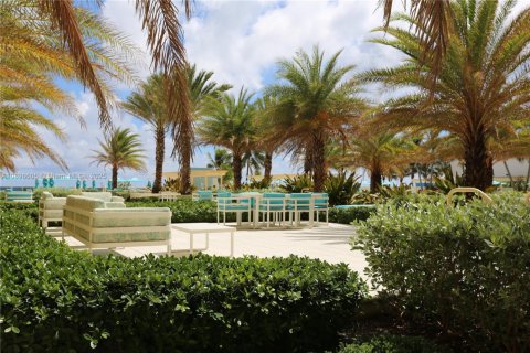 Condo in Hollywood, Florida, 1 bedroom  № 1604613 - photo 22