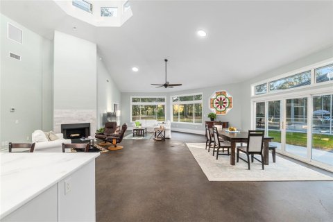 Casa en venta en Alachua, Florida, 5 dormitorios, 299.52 m2 № 2102287 - foto 19