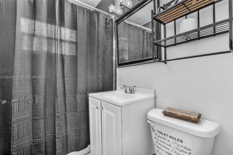 Villa ou maison à vendre à Lauderhill, Floride: 4 chambres, 168.52 m2 № 2264826 - photo 6