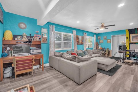 Villa ou maison à vendre à Lauderhill, Floride: 4 chambres, 168.52 m2 № 2264826 - photo 4