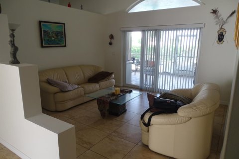 Villa ou maison à vendre à Coral Springs, Floride: 5 chambres, 230.21 m2 № 2147279 - photo 15