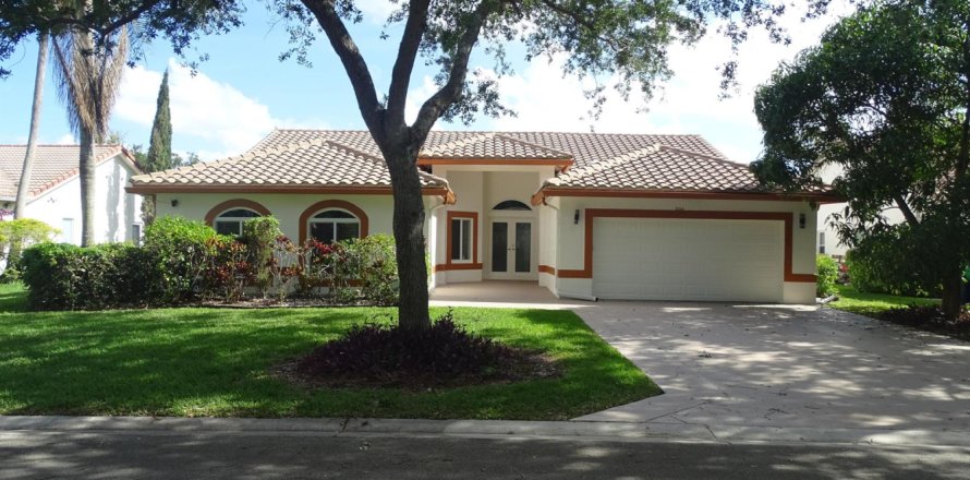 Villa ou maison à Coral Springs, Floride 5 chambres, 230.21 m2 № 2147279