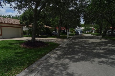 Villa ou maison à vendre à Coral Springs, Floride: 5 chambres, 230.21 m2 № 2147279 - photo 4