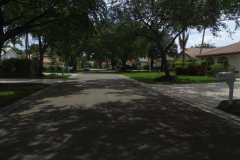 Villa ou maison à vendre à Coral Springs, Floride: 5 chambres, 230.21 m2 № 2147279 - photo 3