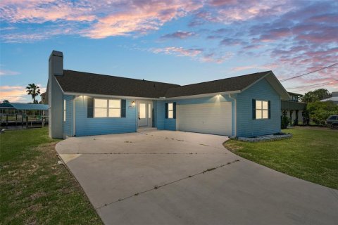 Villa ou maison à vendre à Hernando Beach, Floride: 2 chambres, 113.34 m2 № 1733990 - photo 1