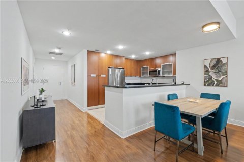 Copropriété à vendre à Miami, Floride: 2 chambres № 2066498 - photo 9