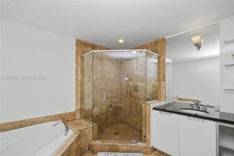 Copropriété à vendre à Miami, Floride: 2 chambres № 2066498 - photo 15