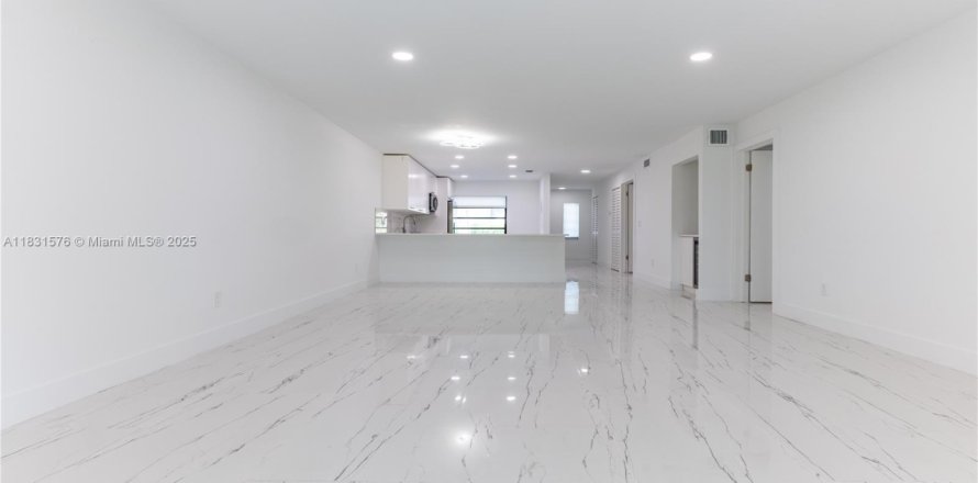 Condo in Boca Raton, Florida, 2 bedrooms № 1809588