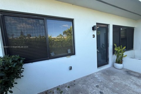 Снять в аренду кондоминиум в Майами-Бич, Флорида 1 спальня, 280.94м2, № 1964979 - фото 3