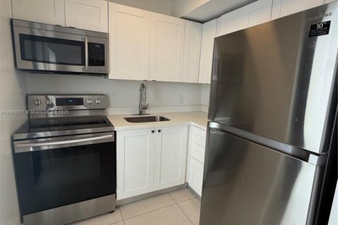 Снять в аренду кондоминиум в Майами-Бич, Флорида 1 спальня, 280.94м2, № 1964979 - фото 8