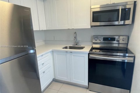 Снять в аренду кондоминиум в Майами-Бич, Флорида 1 спальня, 280.94м2, № 1964979 - фото 7