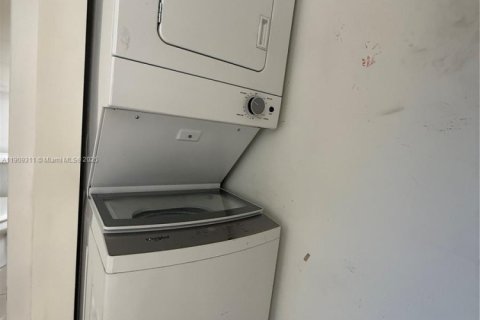 Снять в аренду кондоминиум в Майами-Бич, Флорида 1 спальня, 280.94м2, № 1964979 - фото 13