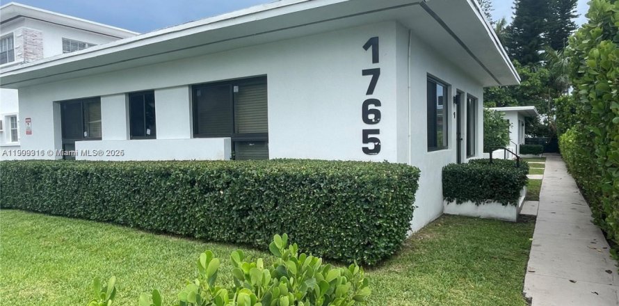 Кондоминиум с 1 спальней в Майами-Бич, Флорида № 1964979