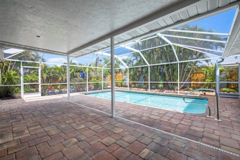 House in Sarasota, Florida 4 bedrooms, 177.44 sq.m. № 1609253 - photo 5