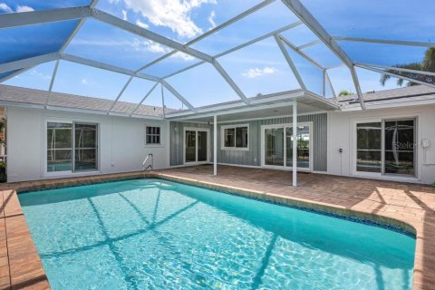 House in Sarasota, Florida 4 bedrooms, 177.44 sq.m. № 1609253 - photo 8