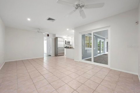House in Sarasota, Florida 4 bedrooms, 177.44 sq.m. № 1609253 - photo 20