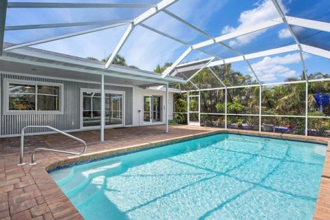 House in Sarasota, Florida 4 bedrooms, 177.44 sq.m. № 1609253 - photo 7
