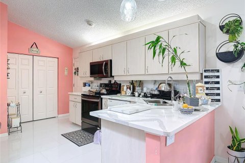Купить виллу или дом в Ориндж-Сити, Флорида 6 комнат, 134.62м2, № 1539542 - фото 9