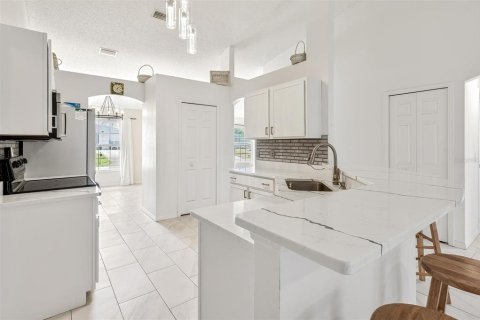 House in Palm Coast, Florida 3 bedrooms, 151.99 sq.m. № 1902126 - photo 4