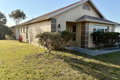 House in Fort Myers, Florida 3 bedrooms, 112.5 sq.m. № 1838273 - photo 1
