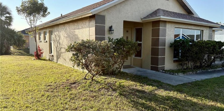 House in Fort Myers, Florida 3 bedrooms, 112.5 sq.m. № 1838273