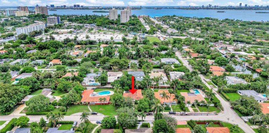 House in Miami Shores, Florida 4 bedrooms, 228.82 sq.m. № 1858584