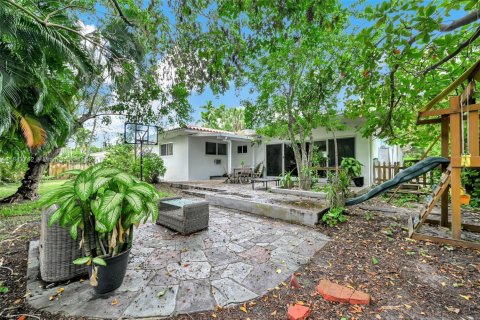 House in Miami Shores, Florida 4 bedrooms, 228.82 sq.m. № 1858584 - photo 26