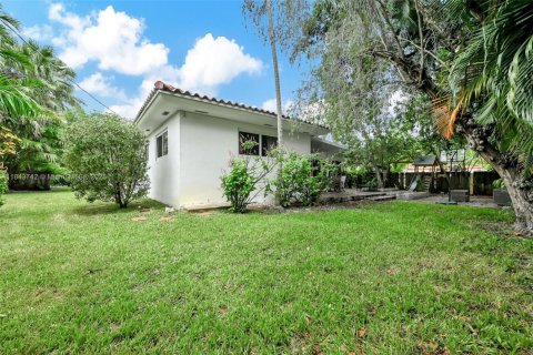House in Miami Shores, Florida 4 bedrooms, 228.82 sq.m. № 1858584 - photo 29