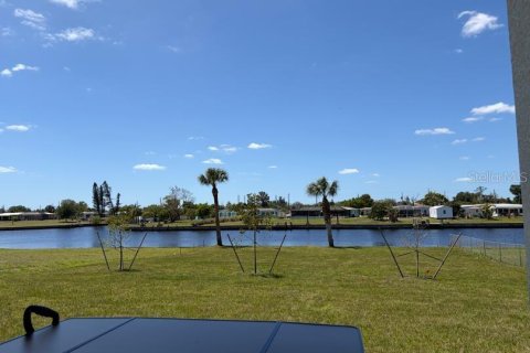 Casa en venta en Port Charlotte, Florida, 4 dormitorios, 242.38 m2 № 2212509 - foto 6