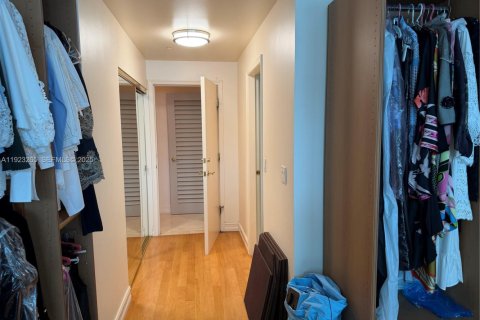 Condo in Bal Harbour, Florida, 2 bedrooms  № 2039454 - photo 18