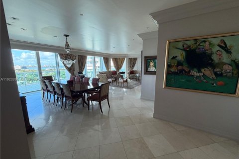 Condo in Bal Harbour, Florida, 2 bedrooms  № 2039454 - photo 3